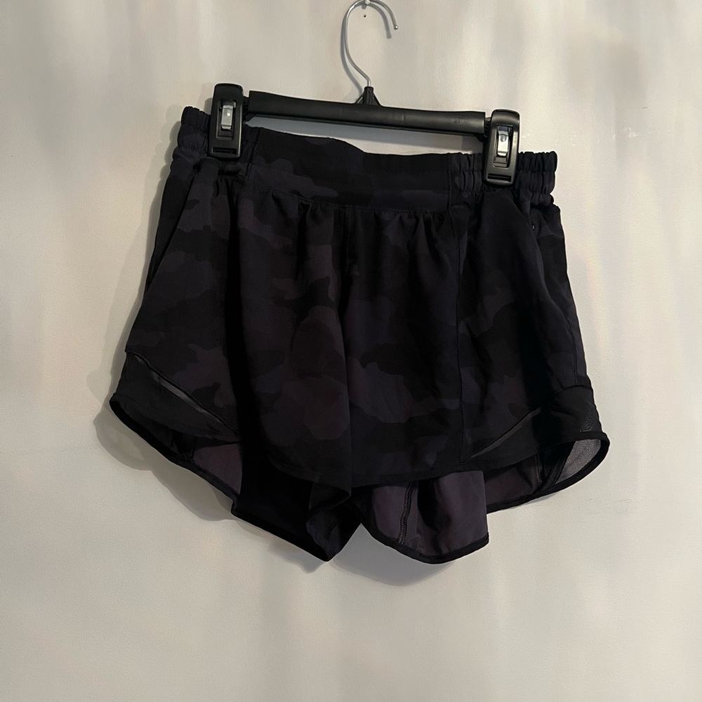 Lululemon gotta hit low rise lined shorts